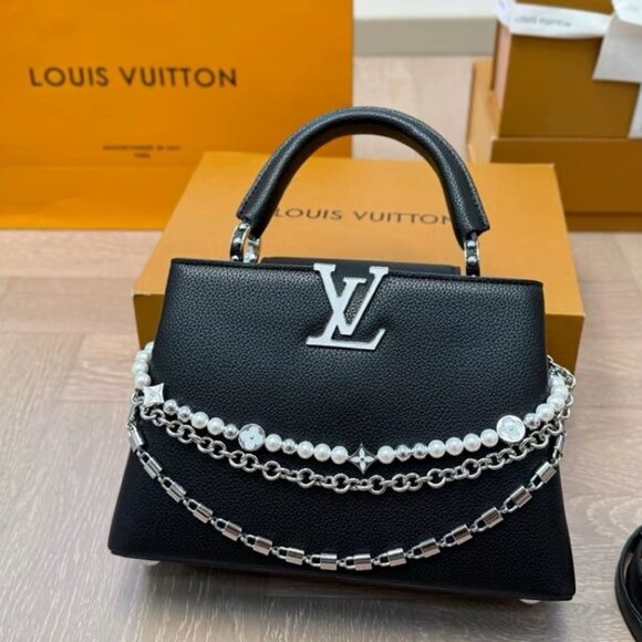 LOUIS VUITTON Capucines BB Capucines shoulder crossbody handbag black - Picture 1 of 9